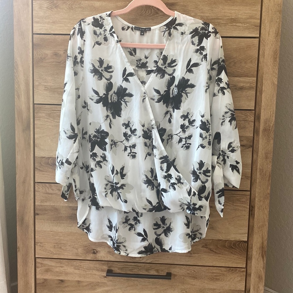 WEST KEI - Allan Surplice Tie Sleeve Hi Lo Blouse - White - Medium